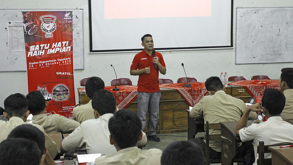 Sugeng Budiarto, Motorsport Analyst PT Astra Honda Motor